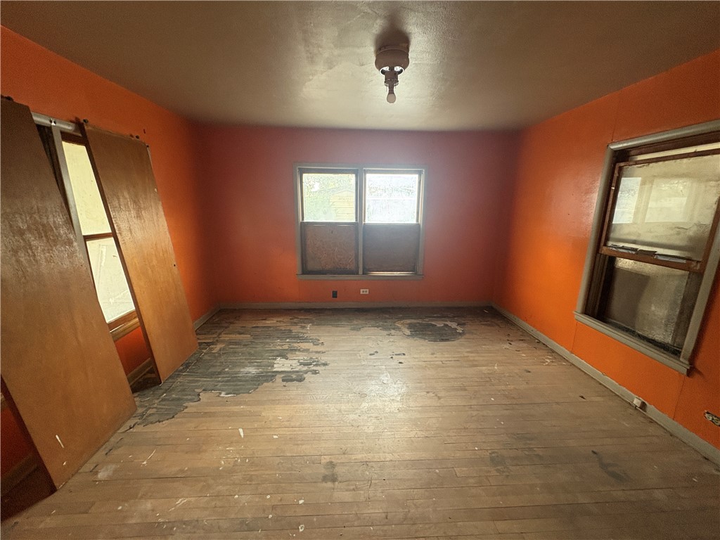104 Charles St S George West TX 78022