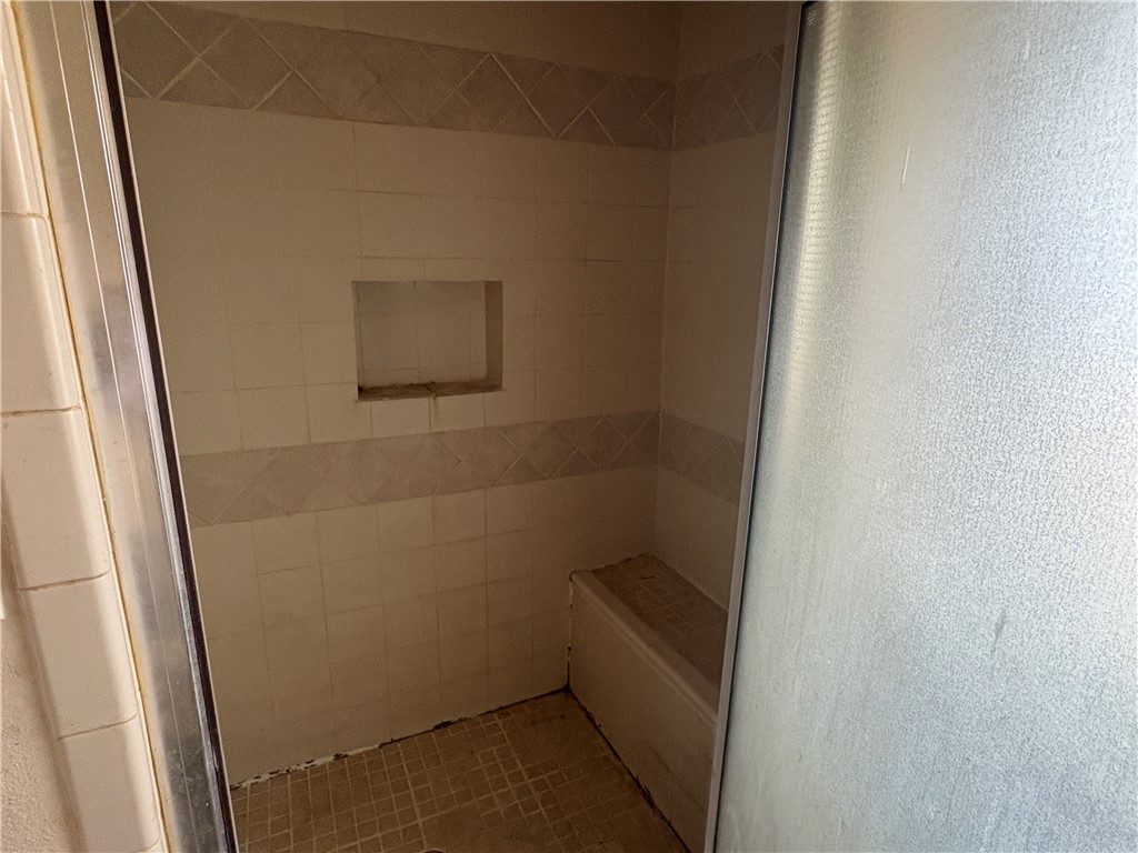 104 Charles St S George West TX 78022