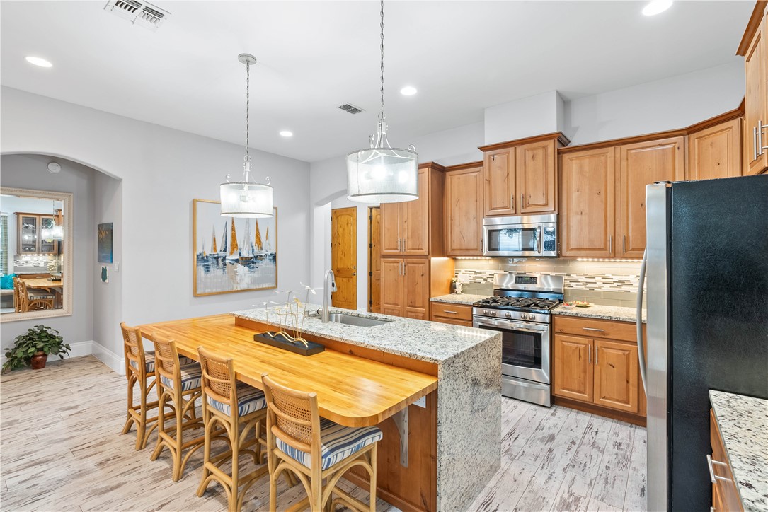 1502 Royal Oaks Trai 1502 Rockport TX 78382