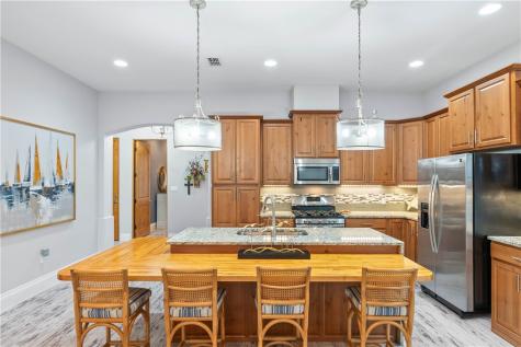 1502 Royal Oaks Trai 1502 Rockport TX 78382
