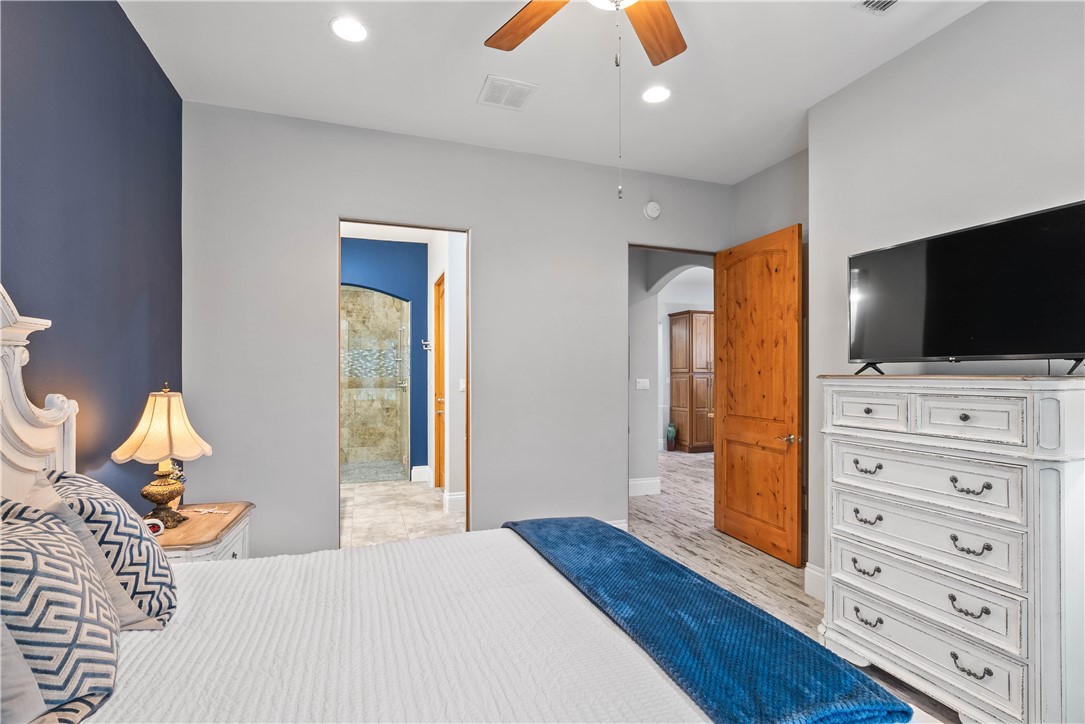 1502 Royal Oaks Trai 1502 Rockport TX 78382