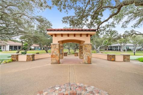 1502 Royal Oaks Trai 1502 Rockport TX 78382