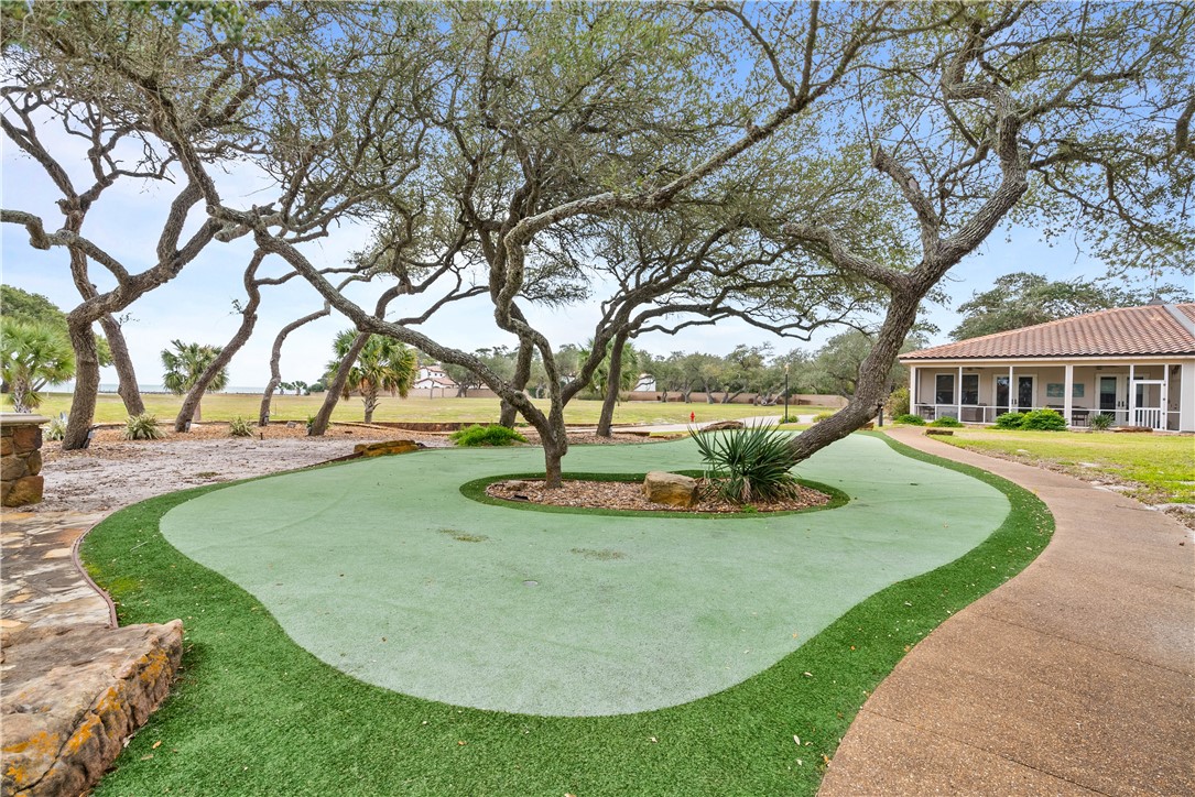 1502 Royal Oaks Trai 1502 Rockport TX 78382
