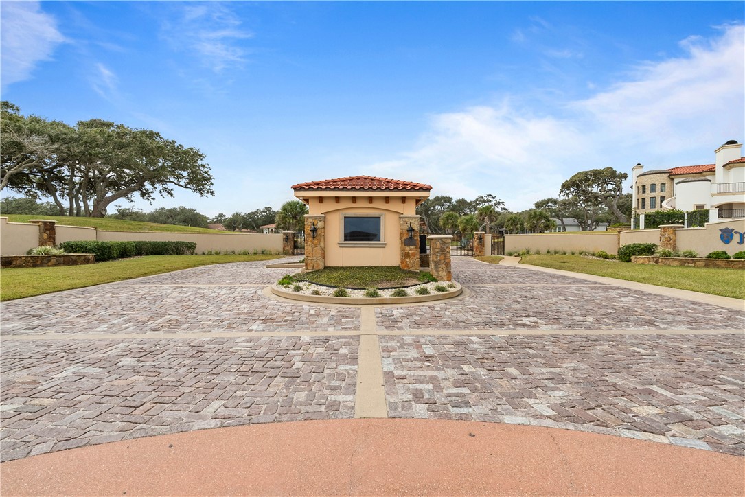 1502 Royal Oaks Trai 1502 Rockport TX 78382