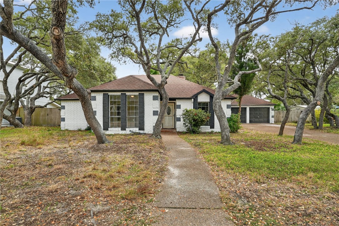 107 Cherry Hills Drive Rockport TX 78382