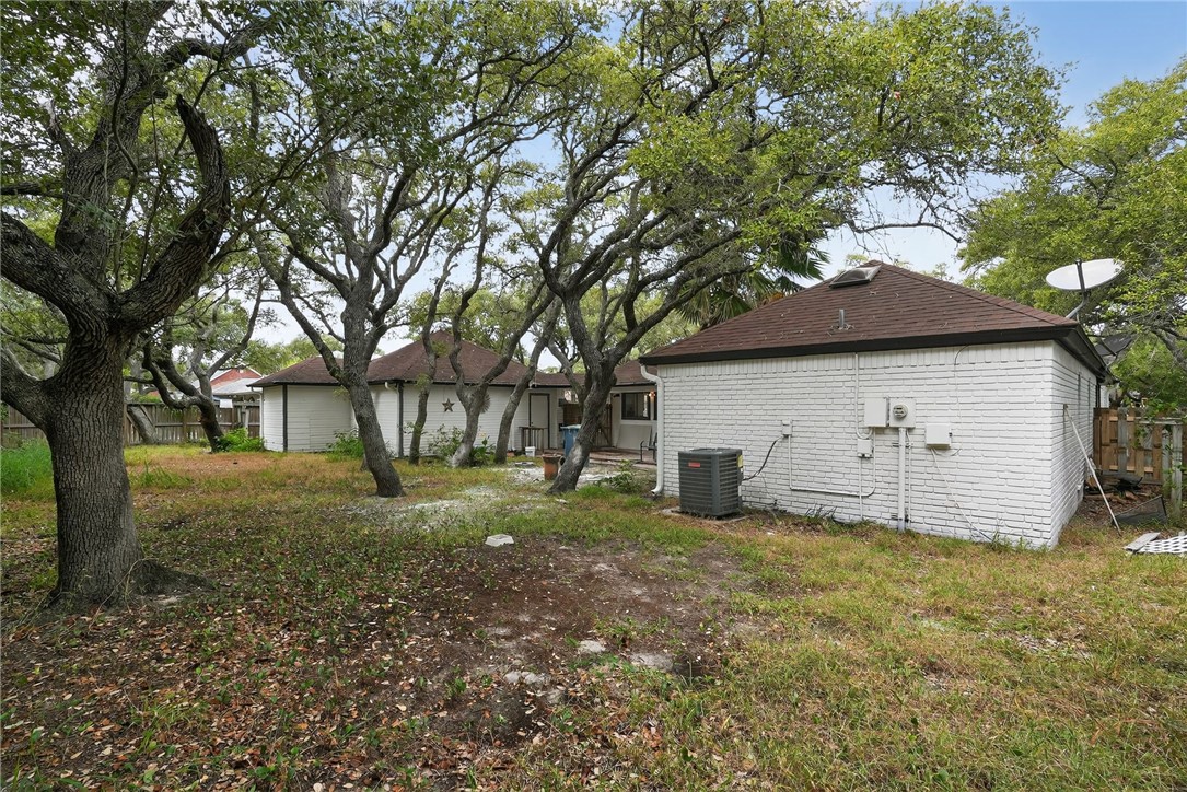 107 Cherry Hills Drive Rockport TX 78382