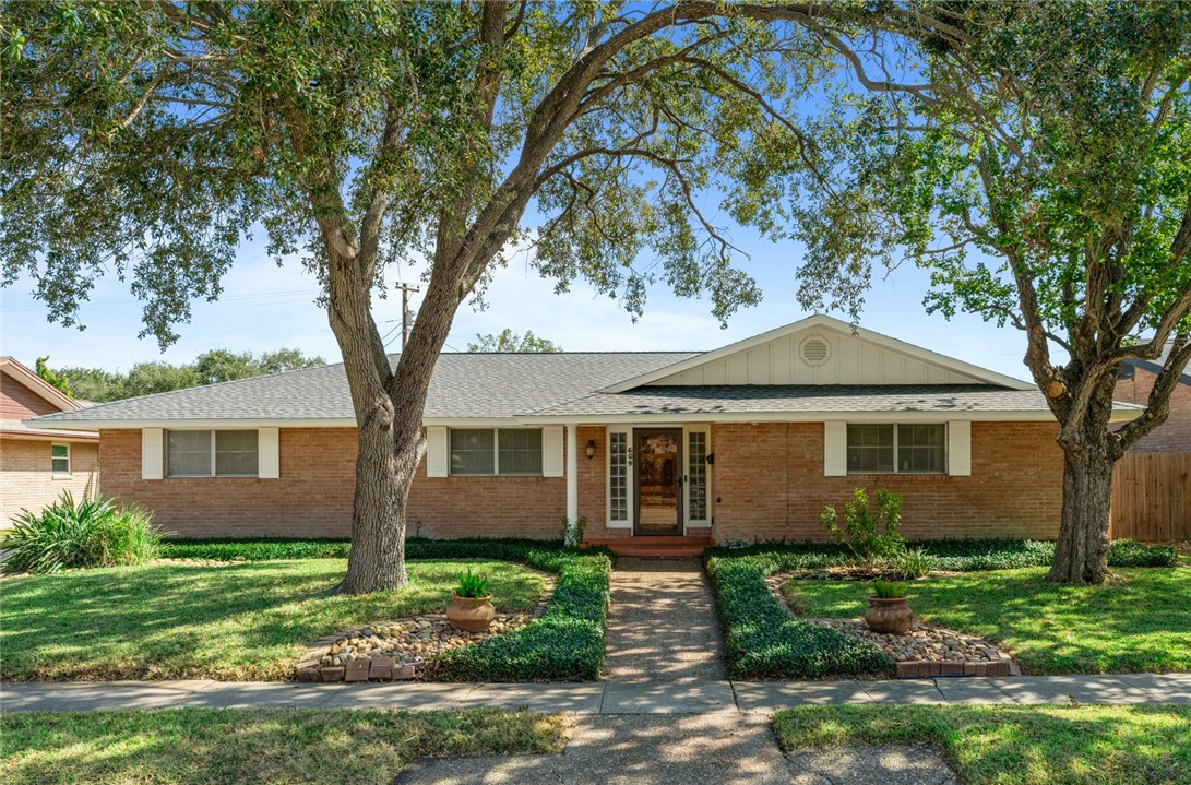 609 Meadowbrook Drive Corpus Christi TX 78412