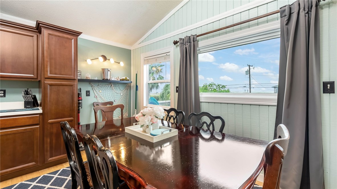 4006 Laguna Shores Corpus Christi TX 78418