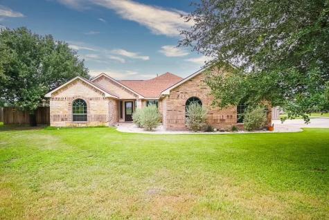 504 W Sullivan Street Skidmore TX 78389