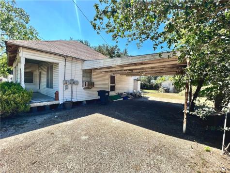 712 E 2nd Street Alice TX 78332