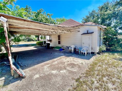 712 E 2nd Street Alice TX 78332