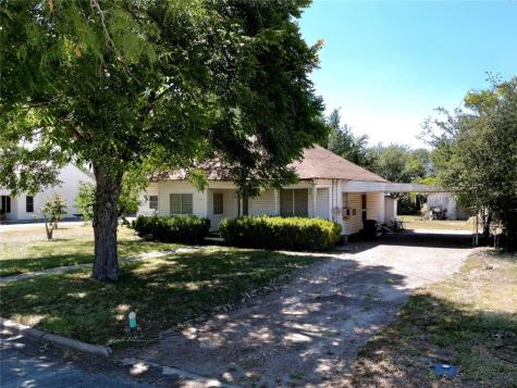 712 E 2nd Street Alice TX 78332