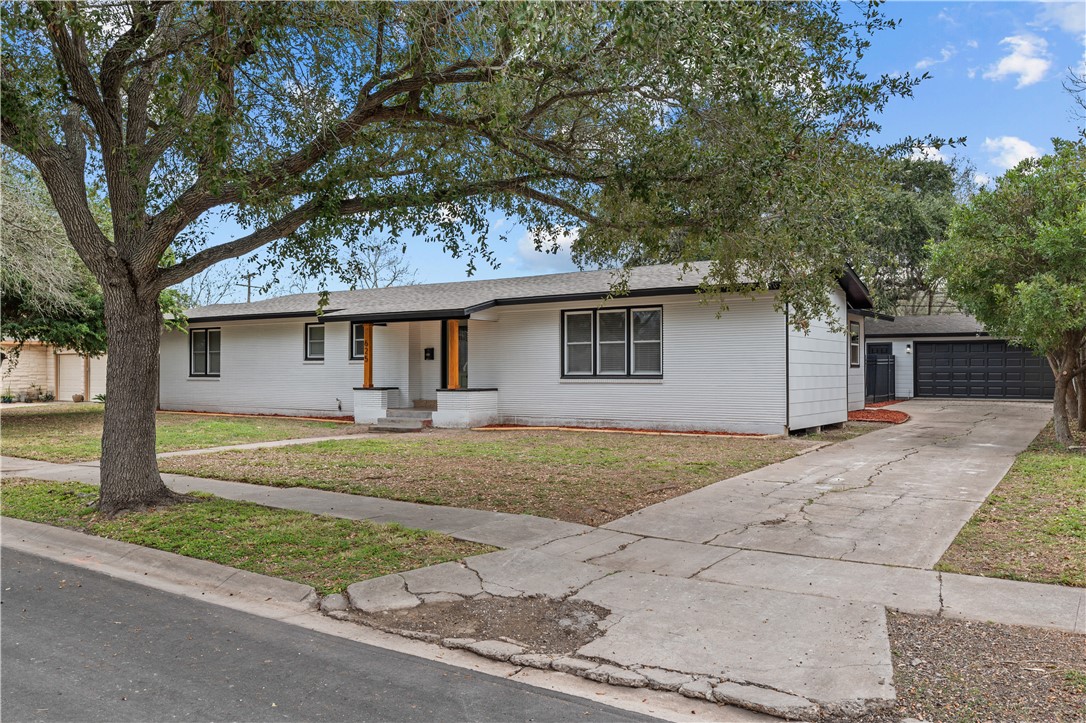 625 Delaine Drive Corpus Christi TX 78411