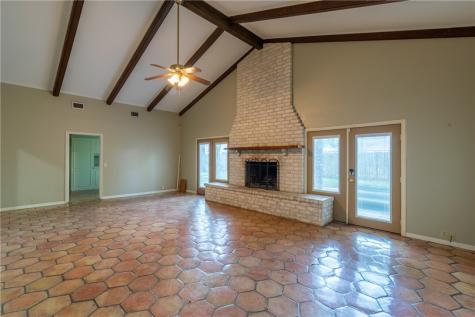 1307 Lincoln Street Alice TX 78332