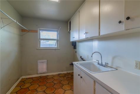 1307 Lincoln Street Alice TX 78332