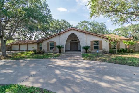 1307 Lincoln Street Alice TX 78332