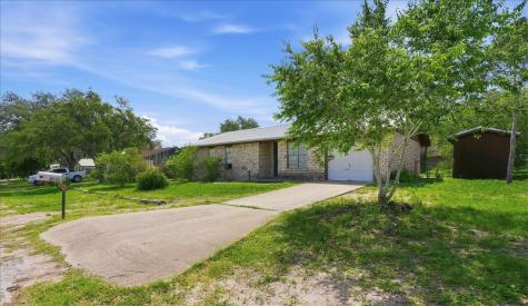 1307 Amy Street George West TX 78022
