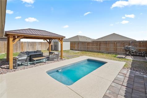 103 Donegal Street Sinton TX 78387