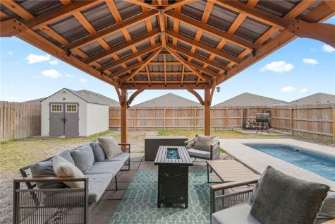 103 Donegal Street Sinton TX 78387