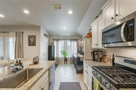 103 Donegal Street Sinton TX 78387