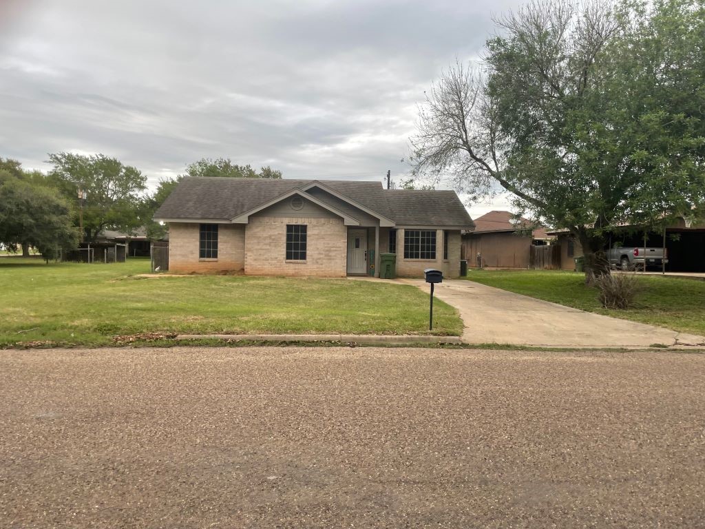 706 W Kohler Street Hebbronville TX 78361