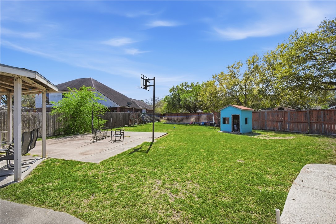 5502 Queensborough Corpus Christi TX 78413