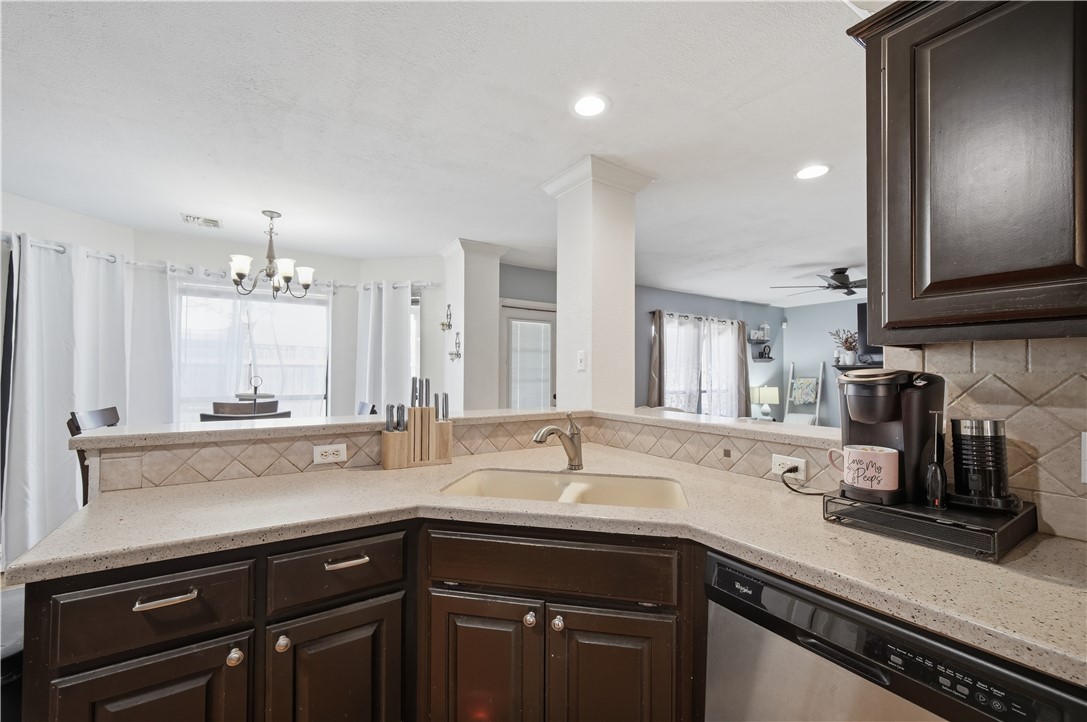 5502 Queensborough Corpus Christi TX 78413