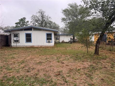 718 E Copano Street Mathis TX 78368