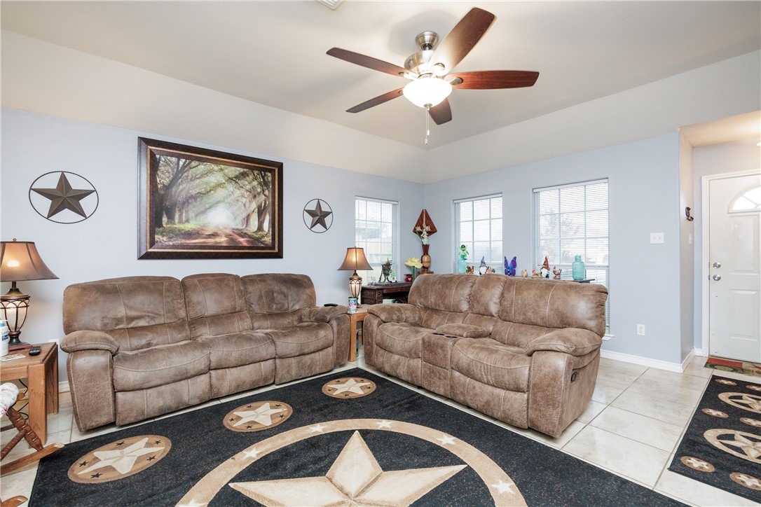2333 Zuza Drive Corpus Christi TX 78418
