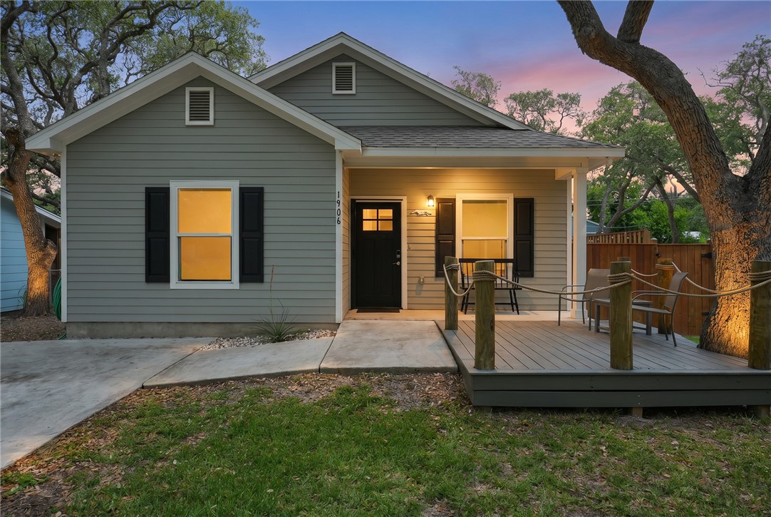 1906 Picton Rockport TX 78382