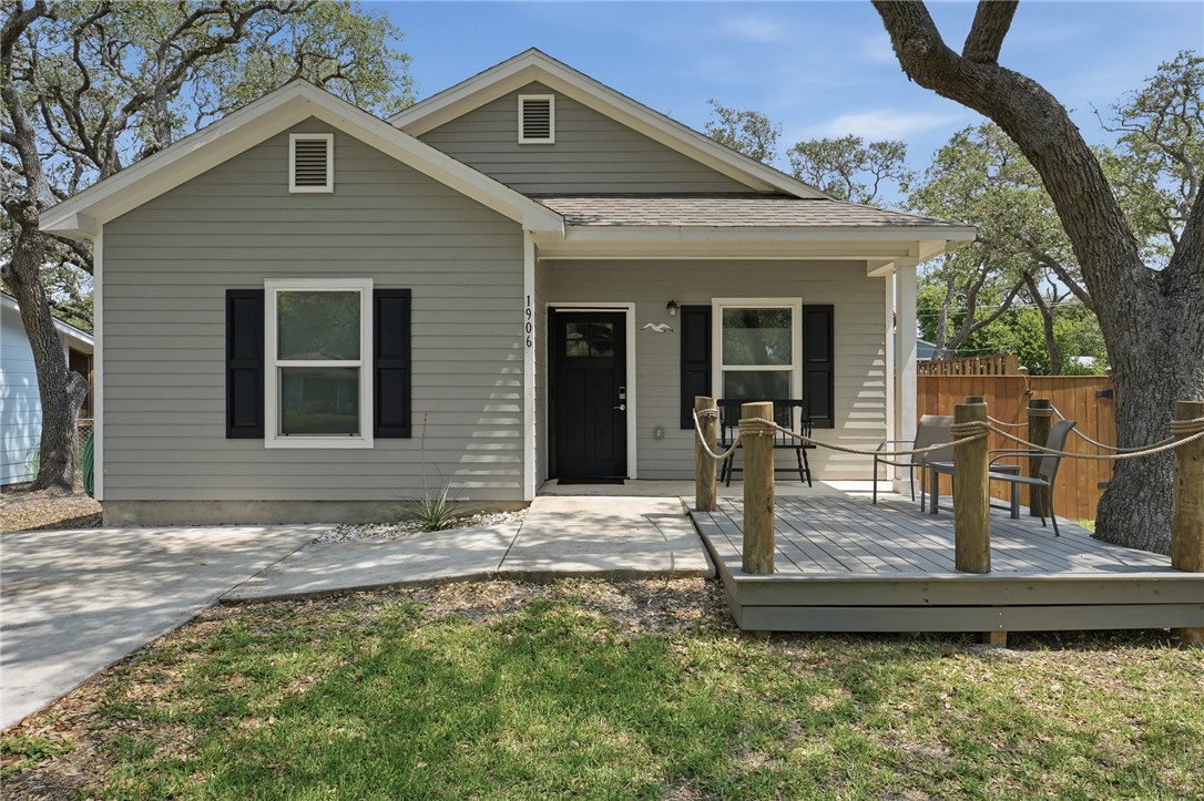 1906 Picton Rockport TX 78382