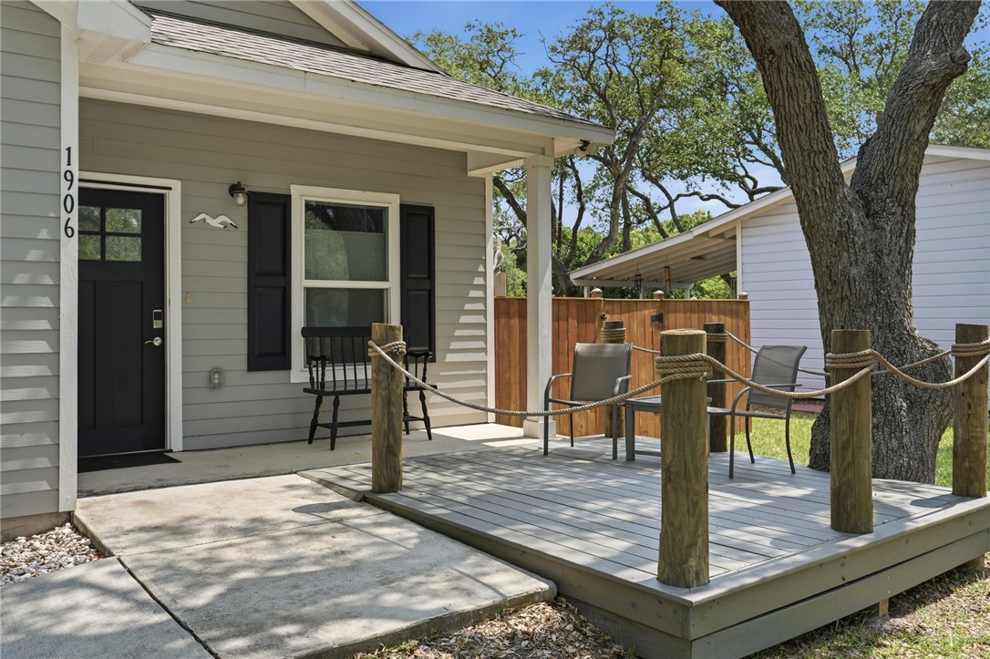 1906 Picton Rockport TX 78382