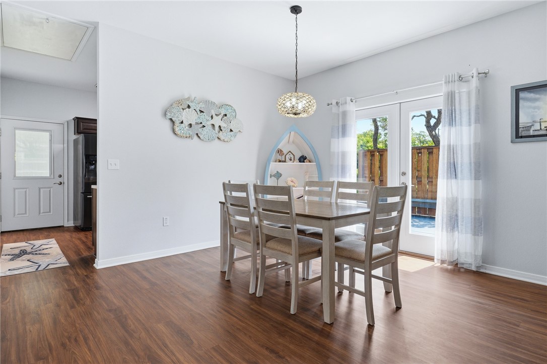 1906 Picton Rockport TX 78382