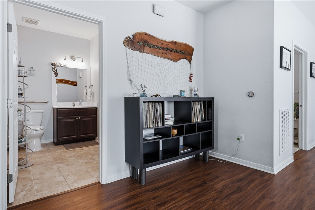 1906 Picton Rockport TX 78382