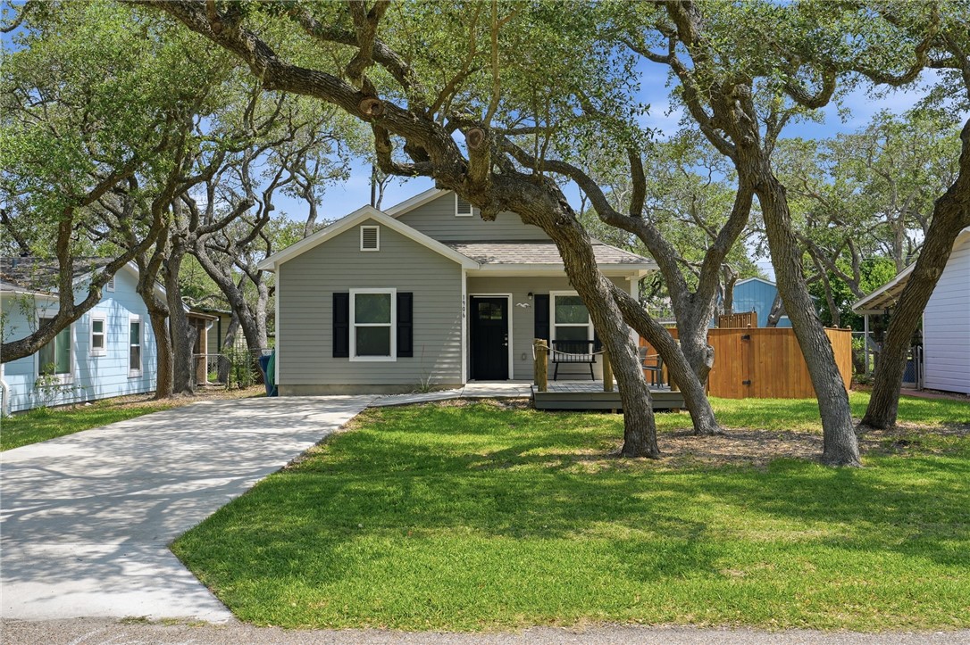 1906 Picton Rockport TX 78382