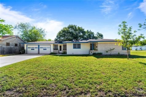 202 Reynolds Avenue Taft TX 78390