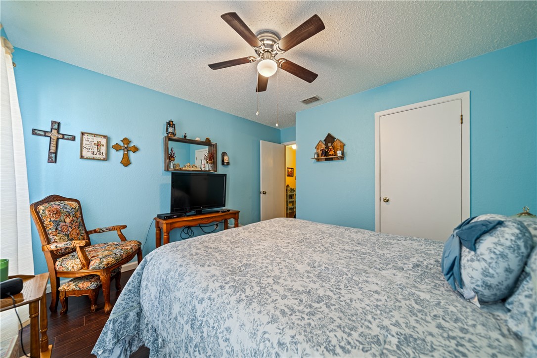 1818 Rodd Field I5 Corpus Christi TX 78412