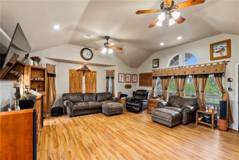 318 County Road 3032 Orange Grove TX 78372