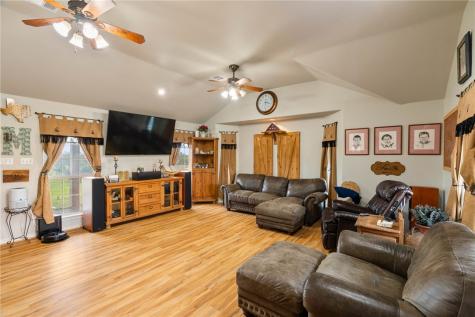 318 County Road 3032 Orange Grove TX 78372