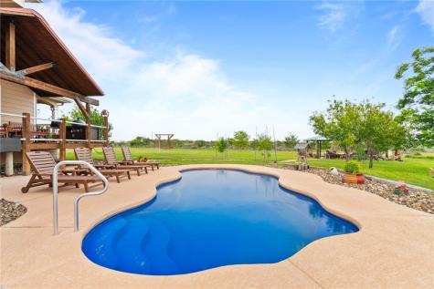 318 County Road 3032 Orange Grove TX 78372