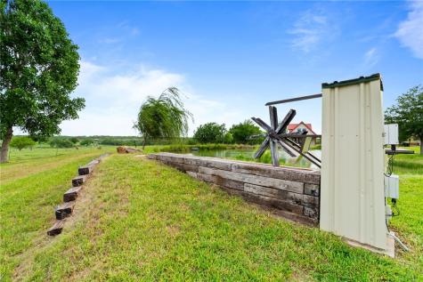 318 County Road 3032 Orange Grove TX 78372