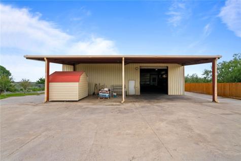 318 County Road 3032 Orange Grove TX 78372
