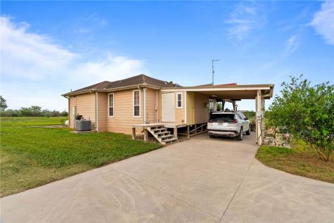 318 County Road 3032 Orange Grove TX 78372