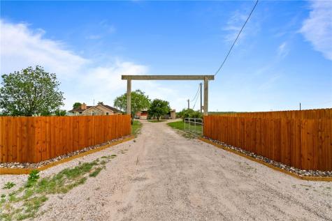 318 County Road 3032 Orange Grove TX 78372