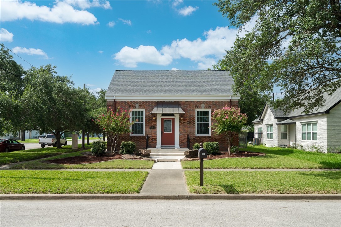 201 W Borden Street Sinton TX 78387
