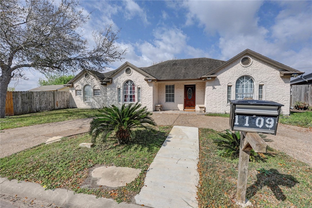 1109 Green Field Drive Corpus Christi TX 78405