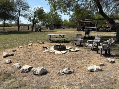 1260 W County Road 303 Orange Grove TX 78372