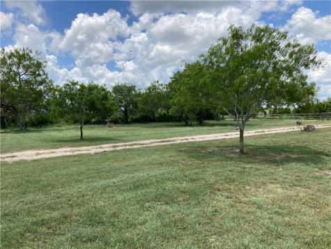 1260 W County Road 303 Orange Grove TX 78372