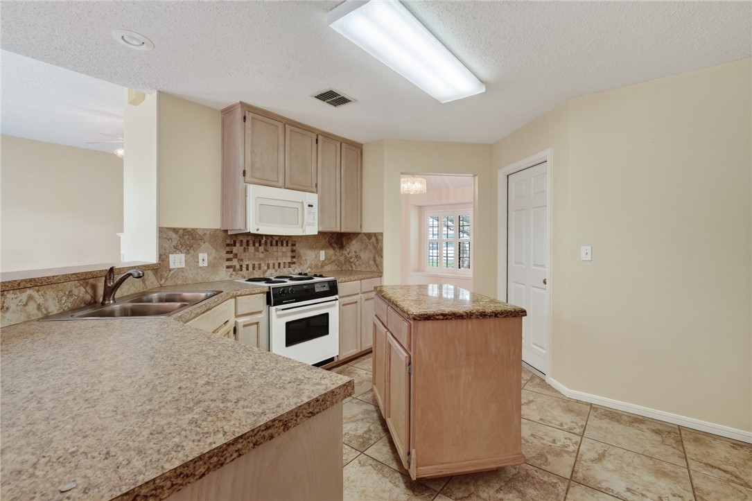 204 Highlands Drive Rockport TX 78382
