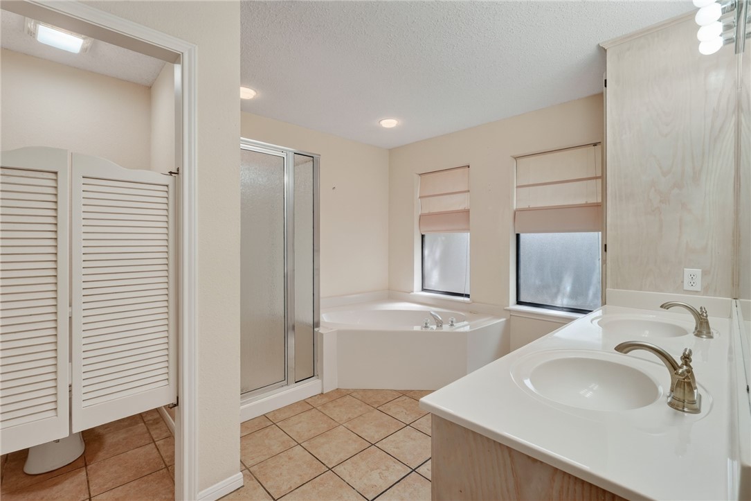 204 Highlands Drive Rockport TX 78382